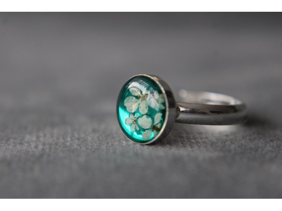 Srebrny pierścionek  z kwiatuszkami dzikiej marchwi