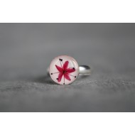 Srebrny pierścionek z różowym kwiatkiem