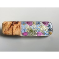 Pendrive z drewna i żywicy - Wiosenne kwiatki